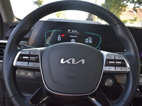 Used 2025 Kia Telluride S FWD image 12