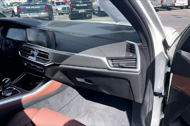 Used 2023 BMW X5 xDrive40i w/ M Sport Package AWD/4WD image 16
