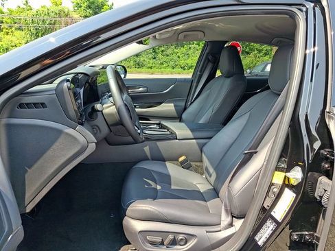 Used 2023 Toyota Mirai w/ Advanced Technology Package RWD image 15