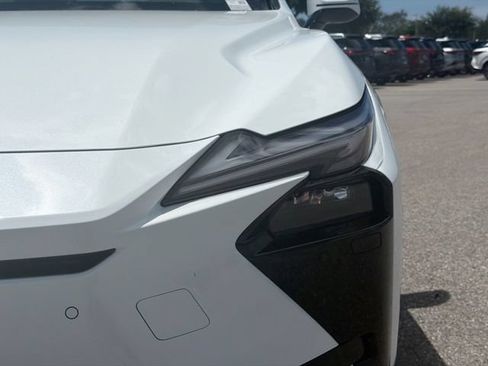 New 2026 Lexus ES 350h FWD image 8