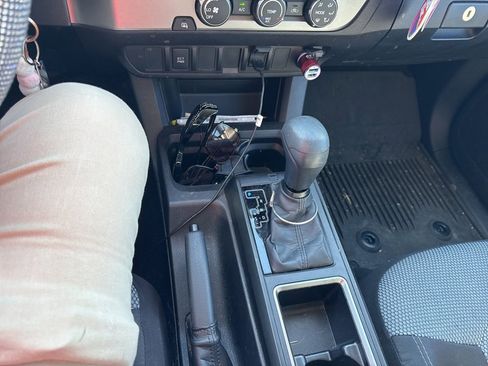 Used 2022 Toyota Tacoma SR image 15