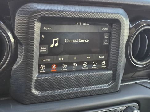 Used 2021 Jeep Wrangler Unlimited Sport image 39