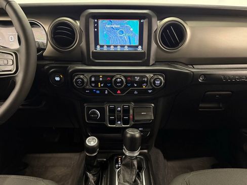 Used 2023 Jeep Wrangler Unlimited w/ Cold Weather Group image 24