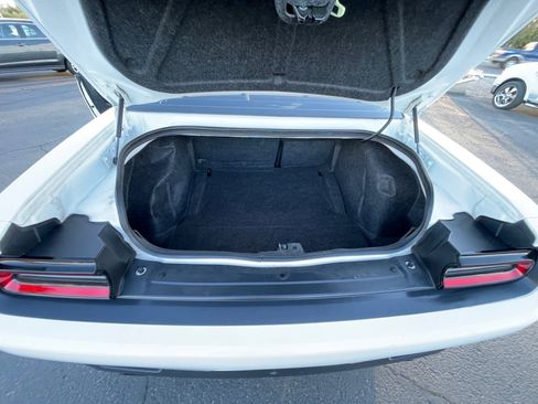 Used 2017 Dodge Challenger SXT image 22