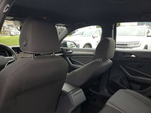 Certified 2025 Volkswagen Jetta Sport FWD image 17