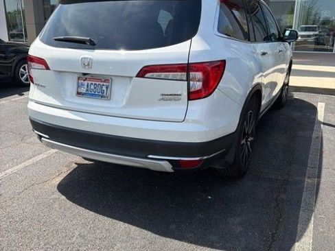 Used 2019 Honda Pilot Touring image 2