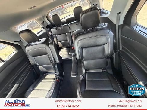 Used 2022 Ford Explorer Limited w/ Equipment Group 301A AWD/4WD image 18