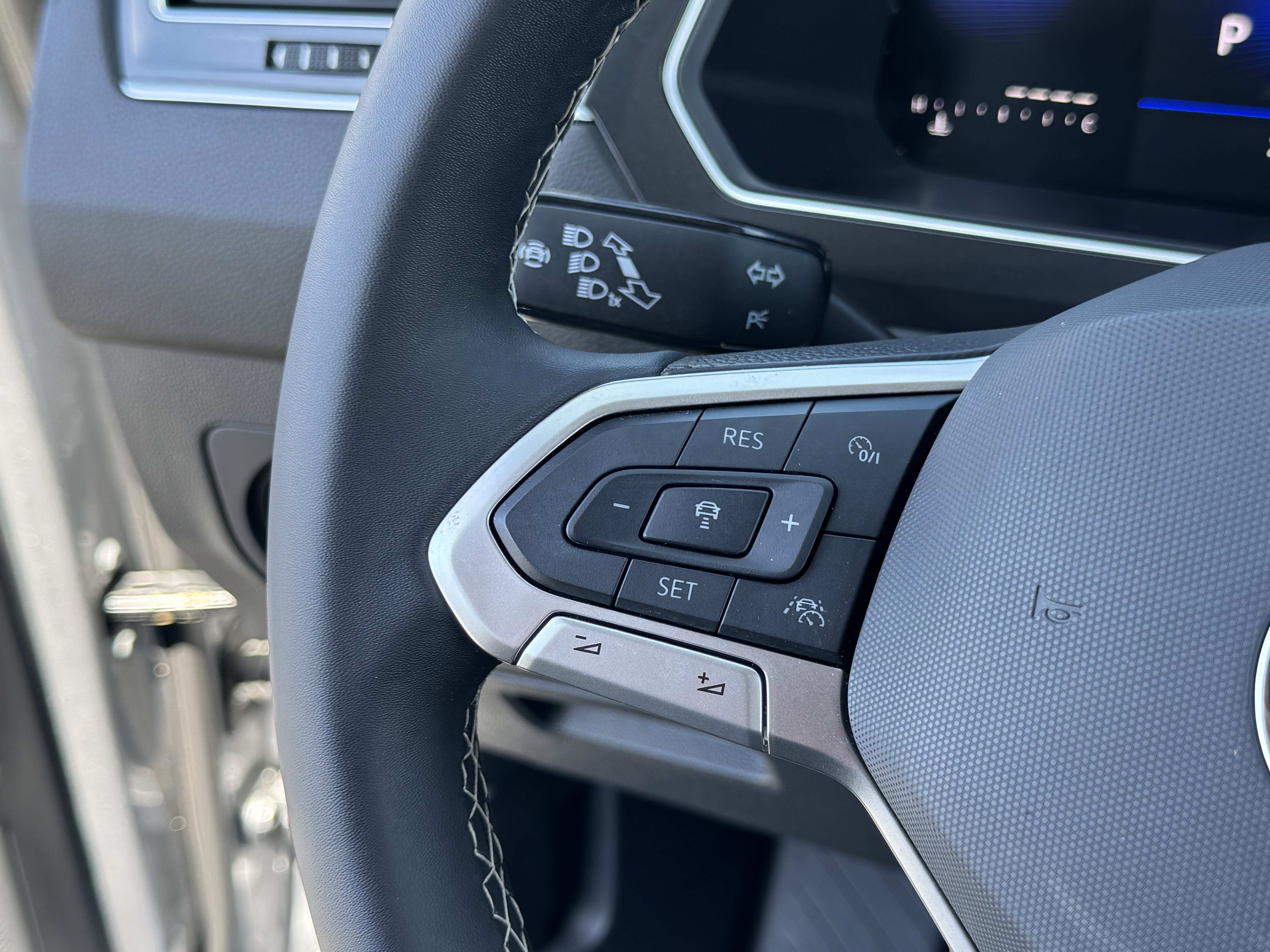 Certified 2024 Volkswagen Tiguan S FWD image 18