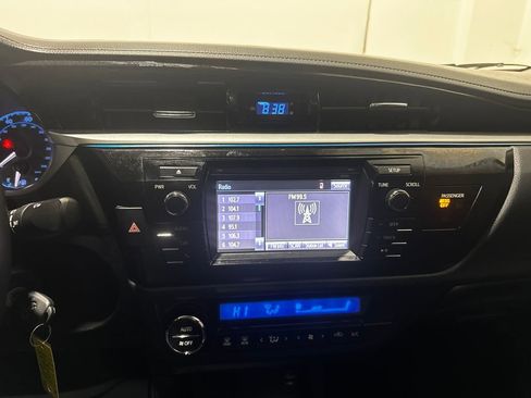 Used 2015 Toyota Corolla S image 13