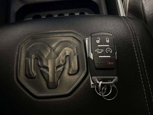 Used 2022 RAM 2500 Laramie AWD/4WD image 32