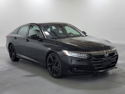 Used 2022 Honda Accord Sport image 2