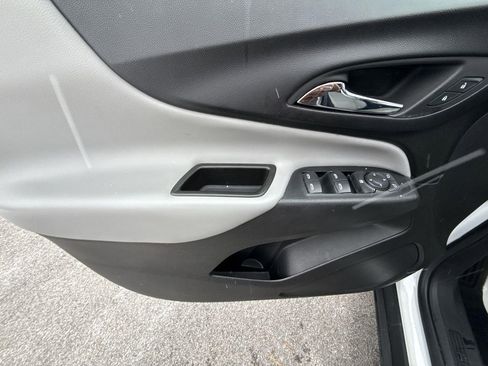 Certified 2020 Chevrolet Equinox LS w/ LS Convenience Package image 28