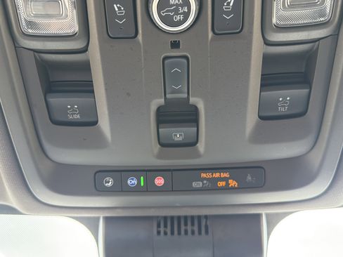 Used 2023 GMC Yukon Denali RWD image 86