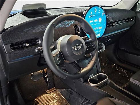 Used 2025 MINI Cooper 2-Door Hardtop image 3