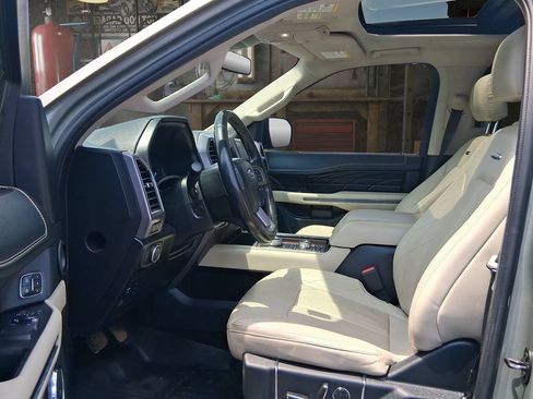 Used 2019 Ford Expedition Max Platinum AWD/4WD image 16