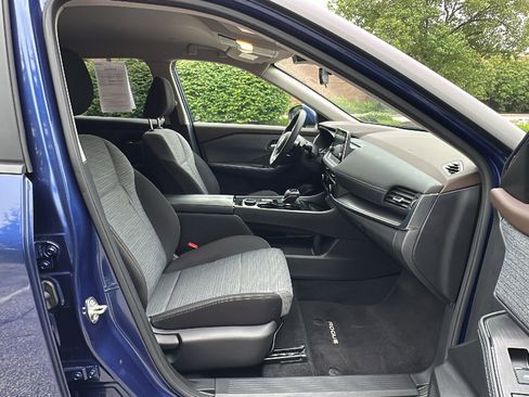 Certified 2023 Nissan Rogue SV image 22