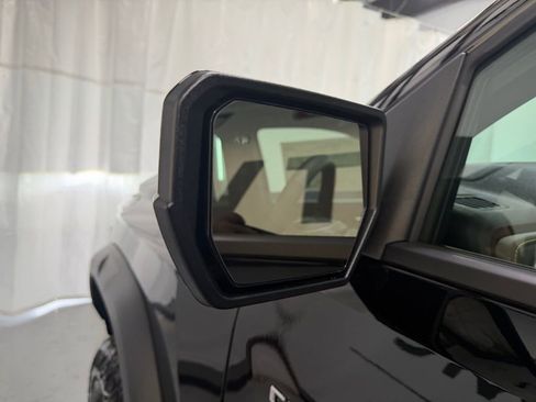 New 2026 Chevrolet Colorado ZR2 w/ Technology Package AWD/4WD image 9