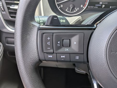 Used 2021 Nissan Rogue S FWD image 23