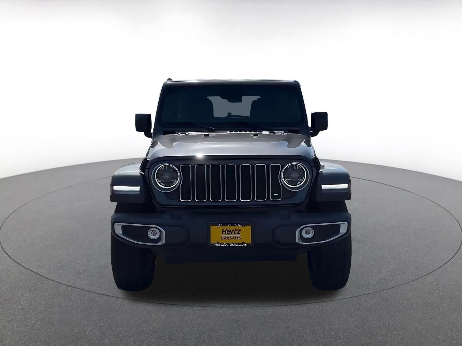 Used 2025 Jeep Wrangler Unlimited Sahara AWD/4WD image 4