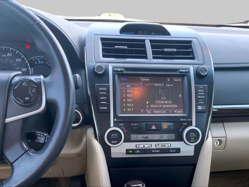 Used 2014 Toyota Camry XLE FWD image 7