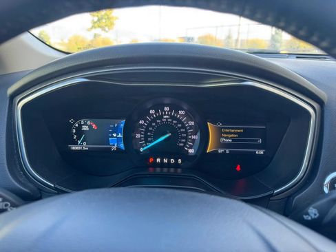 Used 2019 Ford Fusion SE w/ Equipment Group 151A FWD image 15