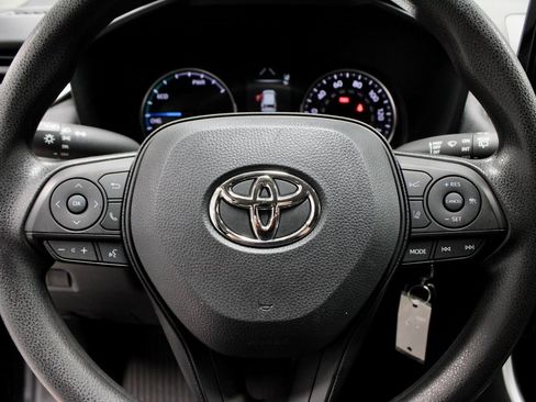 Used 2022 Toyota RAV4 LE image 31