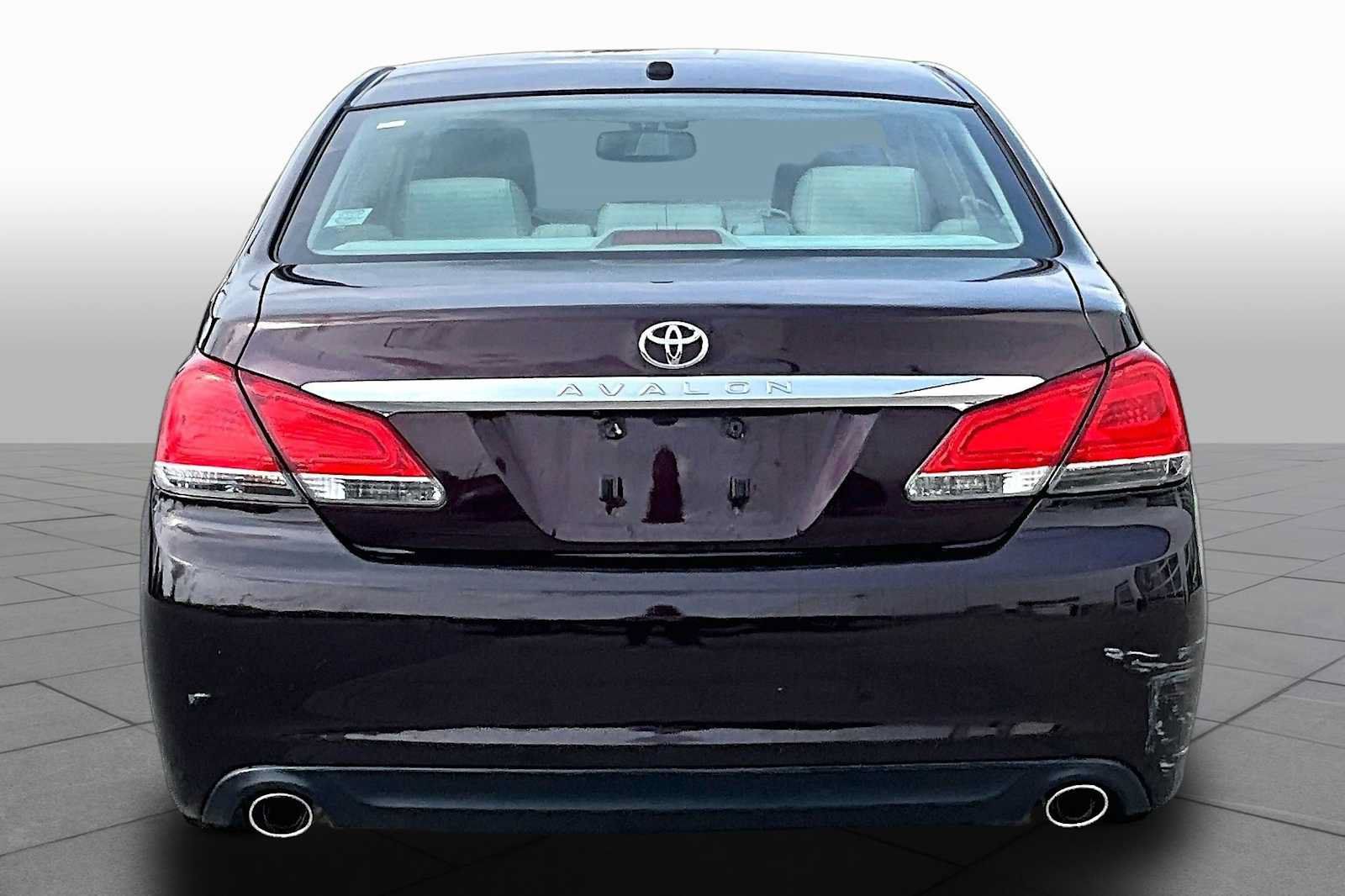 Used 2011 Toyota Avalon Limited FWD image 4