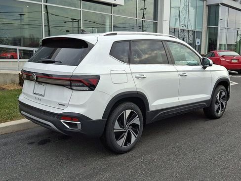 New 2026 Volkswagen Taos SE image 6