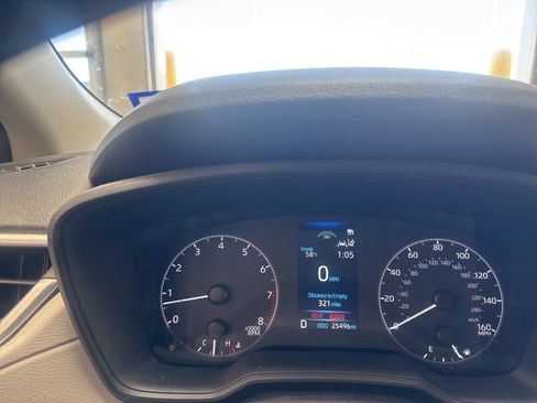 Used 2025 Toyota Corolla Cross LE image 17