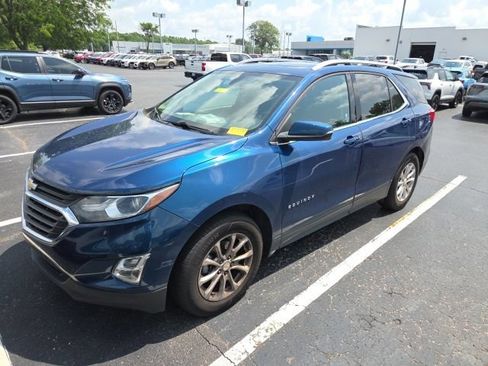 Used 2019 Chevrolet Equinox LT w/ Sun & Navigation Package FWD image 3