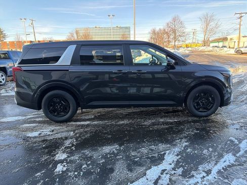 New 2026 Kia Carnival LX image 5
