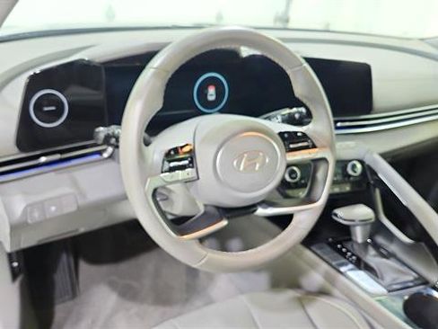 Used 2025 Hyundai Elantra SEL FWD image 21