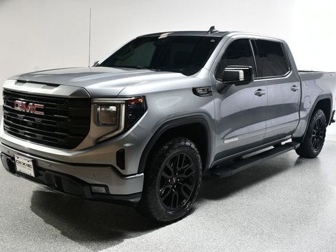 Used 2024 GMC Sierra 1500 Elevation w/ Elevation Premium Package AWD/4WD image 2