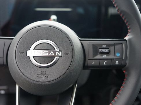 Used 2025 Nissan Kicks SR AWD/4WD image 14