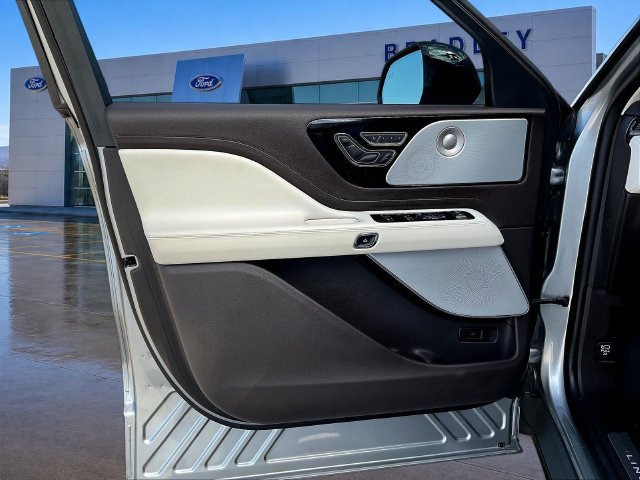 Used 2023 Lincoln Aviator Black Label AWD/4WD image 22