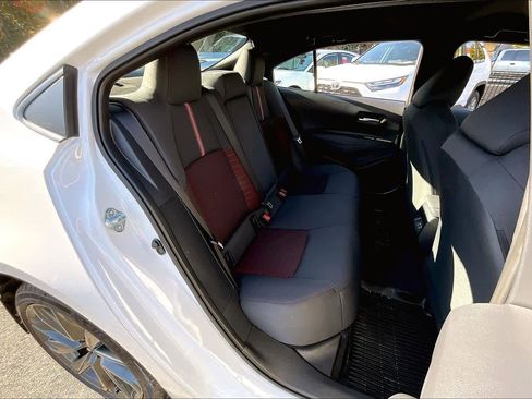 Certified 2025 Toyota Corolla SE image 18