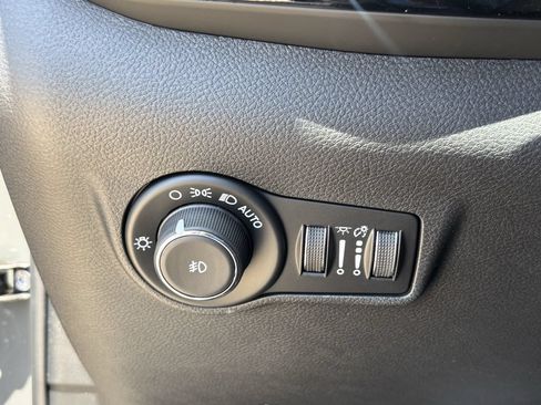 New 2026 Jeep Compass Latitude AWD/4WD image 17