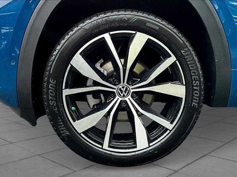 New 2025 Volkswagen Atlas SEL Premium R-Line image 11