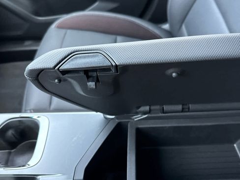 Certified 2024 Chevrolet Equinox EV RS image 27