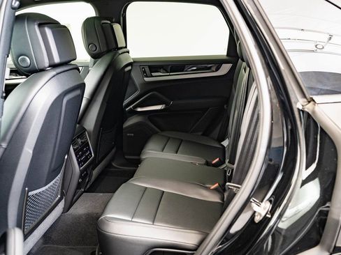 New 2026 Porsche Cayenne S image 40