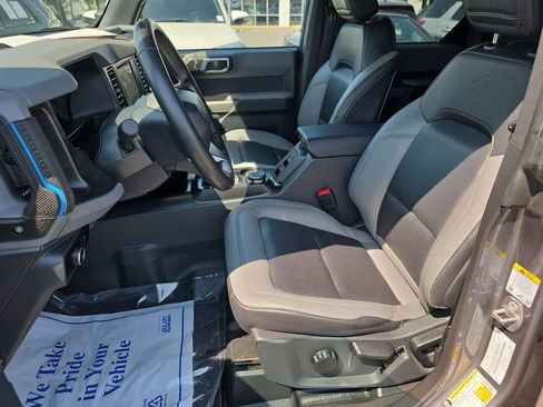 Used 2023 Ford Bronco Black Diamond AWD/4WD image 12