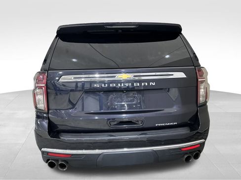 Used 2022 Chevrolet Suburban Premier image 4