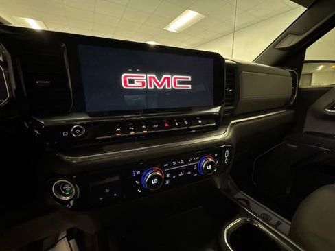 Used 2025 GMC Sierra 1500 SLT w/ SLT Premium Plus Package AWD/4WD image 16
