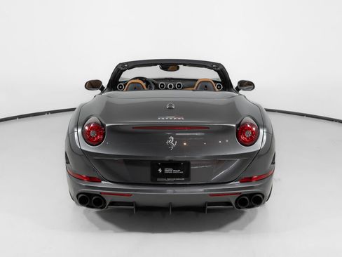 Used 2016 Ferrari California T RWD image 7