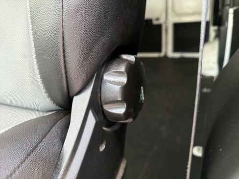 Used 2024 RAM ProMaster 2500 w/ Convenience Group FWD image 18