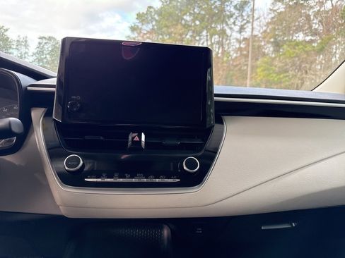 Used 2024 Toyota Corolla LE image 6