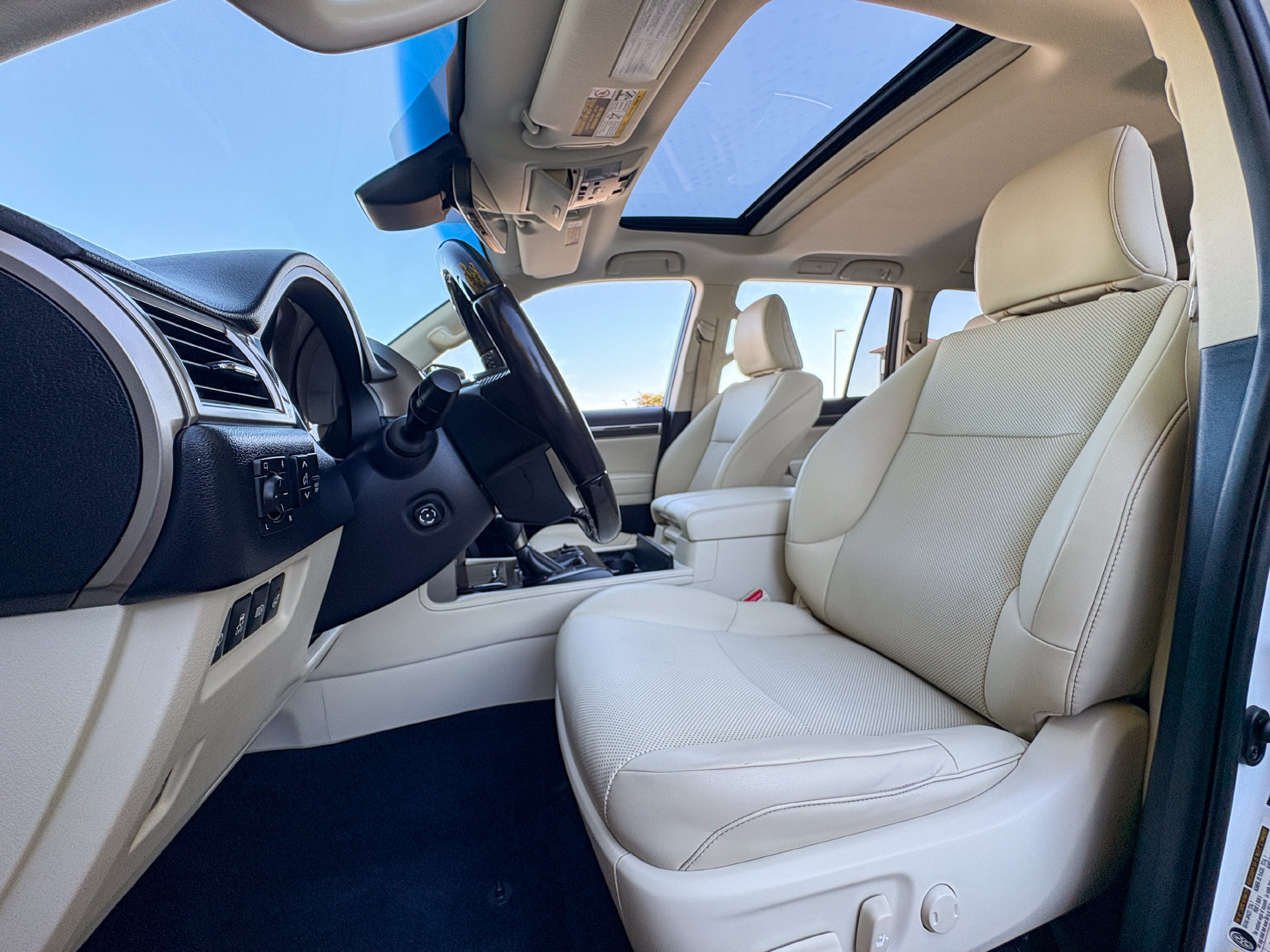 Used 2021 Lexus GX 460 Premium w/ Premium Package AWD/4WD image 18