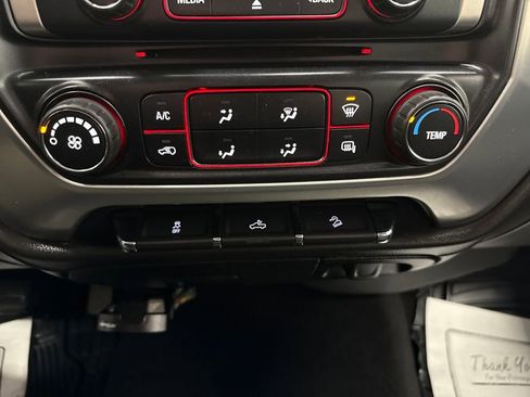 Used 2015 GMC Sierra 1500 SLE image 28