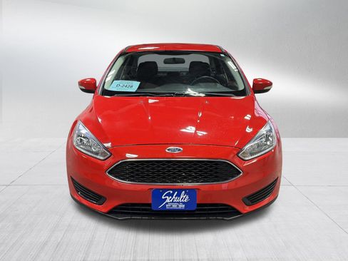 Used 2015 Ford Focus SE w/ SE Cold Weather Package image 2