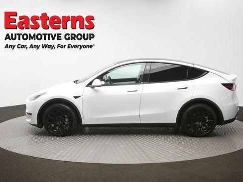 Used 2022 Tesla Model Y Long Range image 61